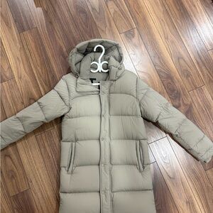 Aritzia super puff mid length